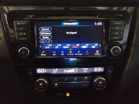 Used 2018 Nissan Rogue SV AWD/4WD image 25