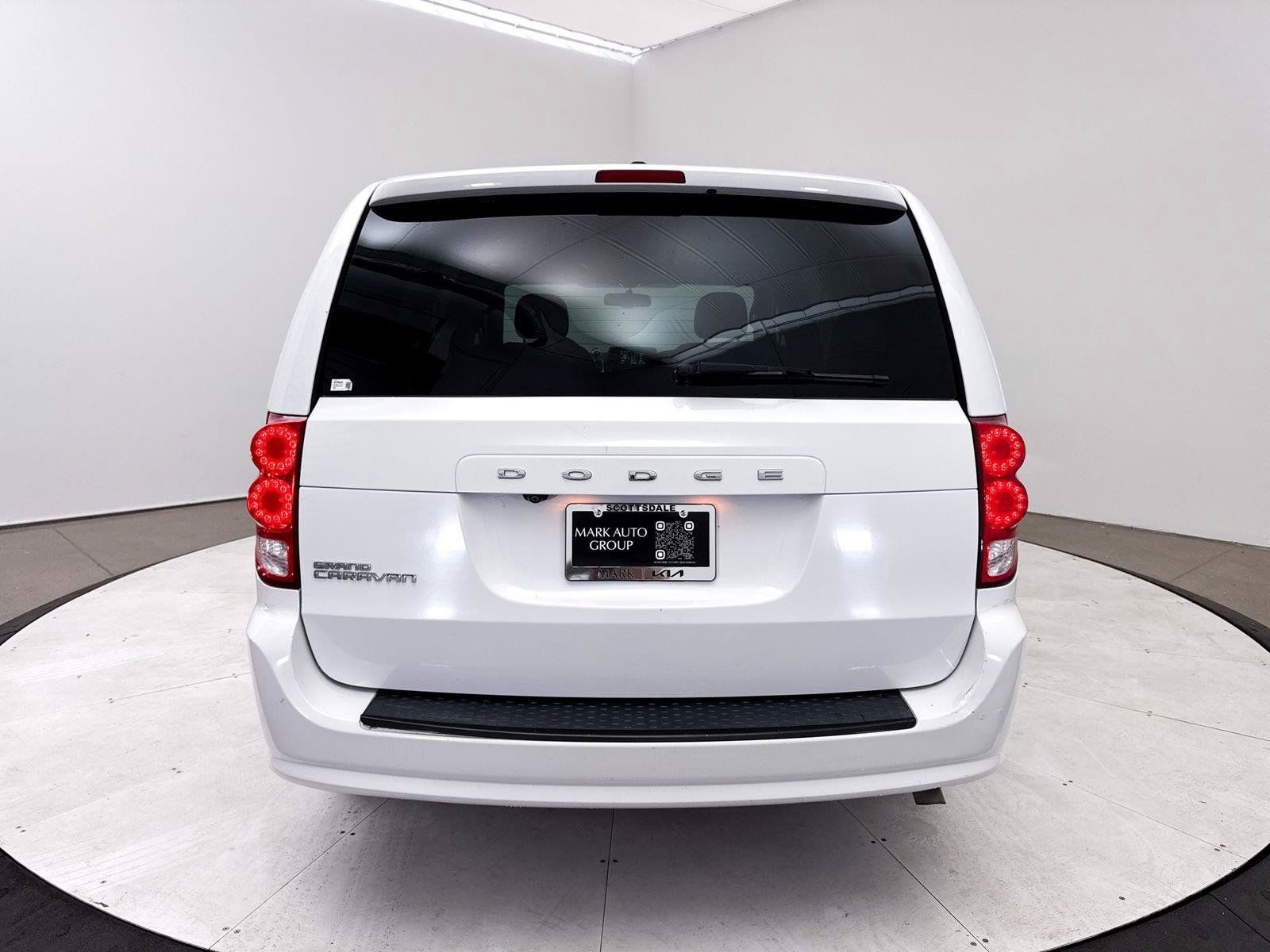 Used 2017 Dodge Grand Caravan SE FWD image 12