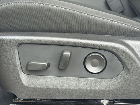 New 2025 GMC Canyon Elevation w/ Convenience Package image 14