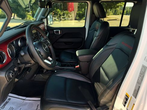 Used 2023 Jeep Wrangler Unlimited Rubicon AWD/4WD image 11