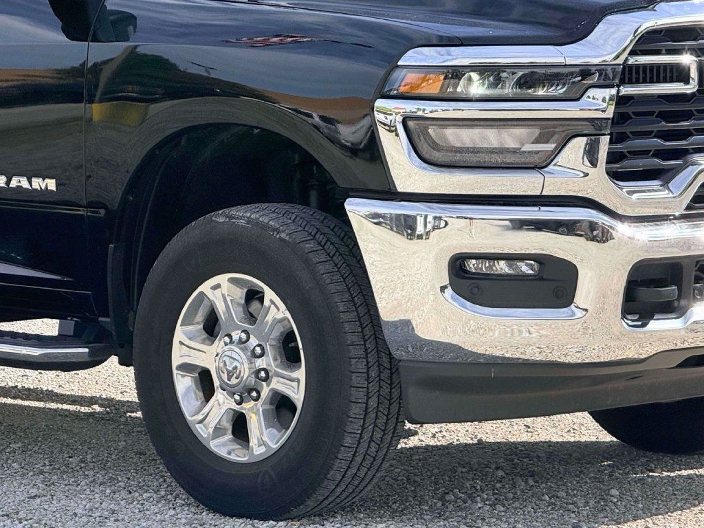 Used 2025 RAM 2500 Big Horn AWD/4WD image 5