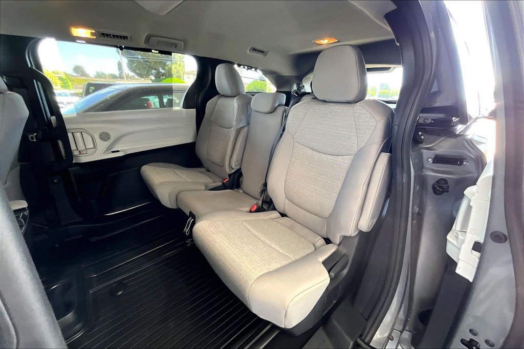 Certified 2026 Toyota Sienna LE AWD/4WD image 22