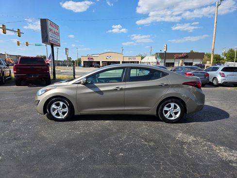 Used 2014 Hyundai Elantra SE FWD image 21