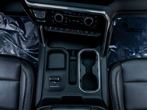 Used 2024 GMC Sierra 2500 Denali w/ Denali Reserve Package image 24