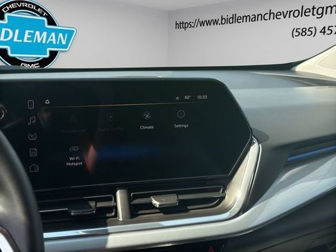 Used 2024 Chevrolet Trax LT w/ LT Convenience Package FWD image 18