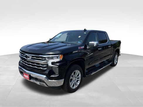 Used 2025 Chevrolet Silverado 1500 LTZ w/ LTZ Premium Package AWD/4WD image 32