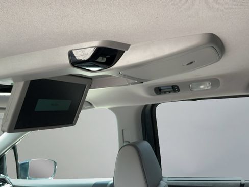 Used 2023 Honda Odyssey Elite image 46