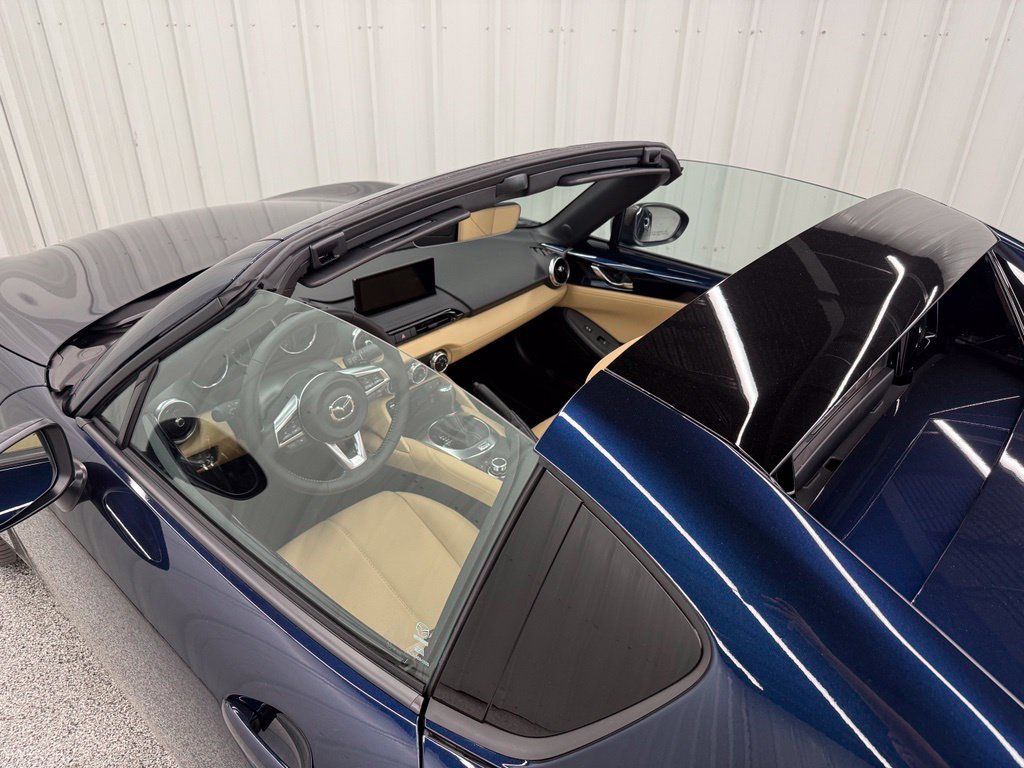 Used 2026 MAZDA MX-5 Miata RF Grand Touring RWD image 10