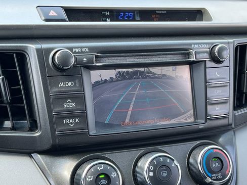 Used 2013 Toyota RAV4 LE AWD/4WD image 13