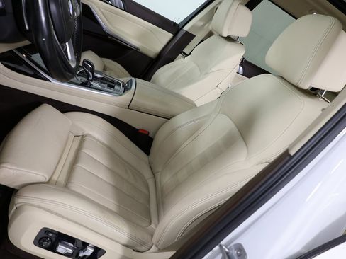 Used 2019 BMW X7 xDrive50i w/ Premium Package image 10