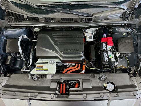 Used 2025 Nissan Leaf S FWD image 33