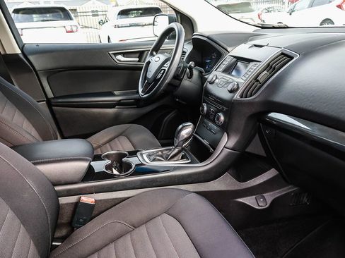 Used 2015 Ford Edge SE image 17