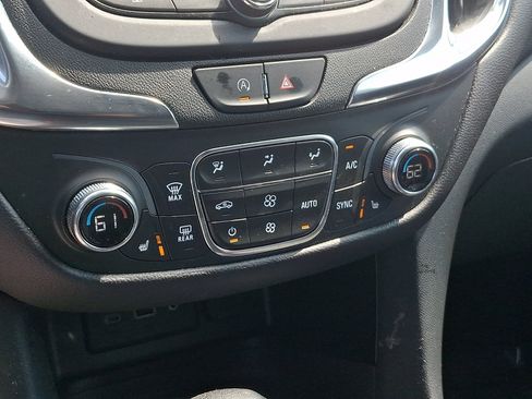 Used 2022 Chevrolet Equinox LT FWD image 15