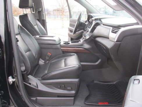 Used 2019 GMC Yukon XL SLT w/ Premium Edition image 68