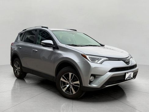 Used 2016 Toyota RAV4 XLE image 1