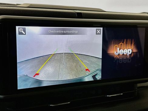 Used 2024 Jeep Gladiator Sport AWD/4WD image 20