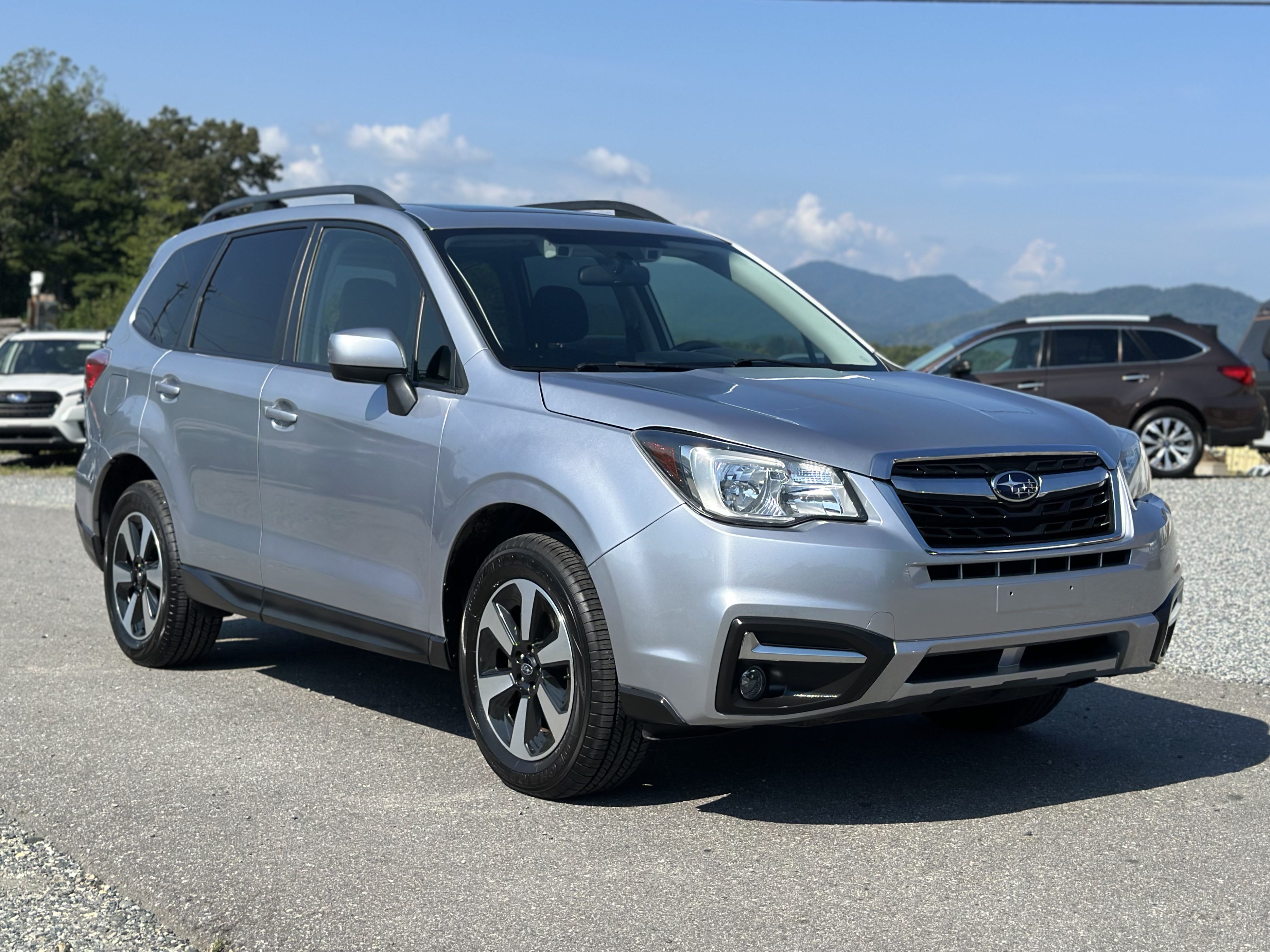 Used 2017 Subaru Forester 2.5i Premium AWD/4WD image 1