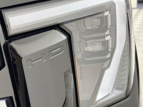 Used 2025 GMC Sierra 2500 AT4 w/ AT4 Premium Plus Package AWD/4WD image 11