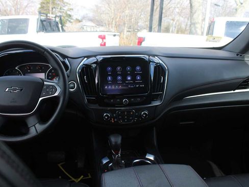 Certified 2023 Chevrolet Traverse RS image 9