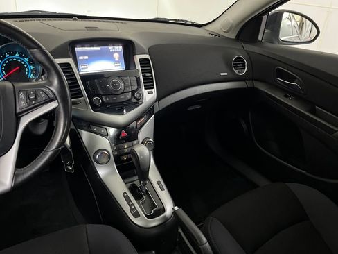 Used 2014 Chevrolet Cruze LT w/ Technology Package image 33