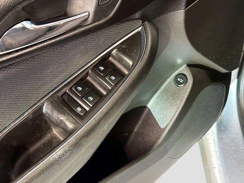 Used 2017 Chevrolet Cruze LT image 15