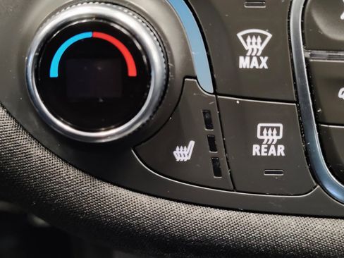 Used 2022 Chevrolet Malibu LT image 4