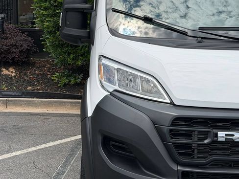 Used 2025 RAM ProMaster 2500 w/ Convenience Group FWD image 4