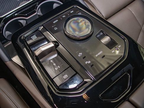 New 2026 BMW 530i xDrive w/ M Sport Package image 19