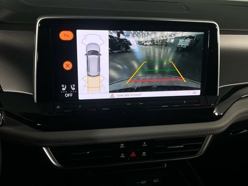 Used 2025 Volkswagen Atlas Peak Edition SE image 20