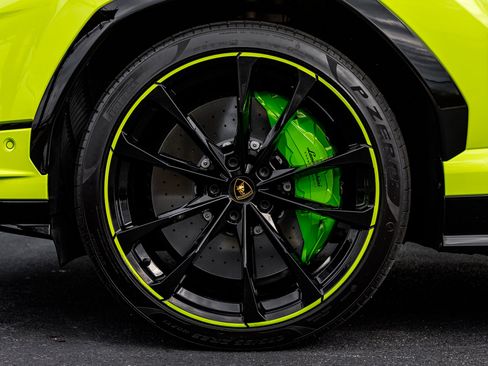 Used 2023 Lamborghini Urus S image 9