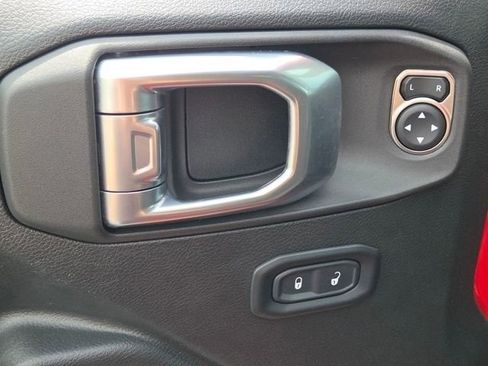 Used 2022 Jeep Gladiator Sport AWD/4WD image 32