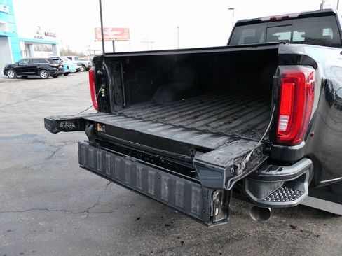 Used 2020 GMC Sierra 3500 Denali w/ Denali Ultimate Package image 9