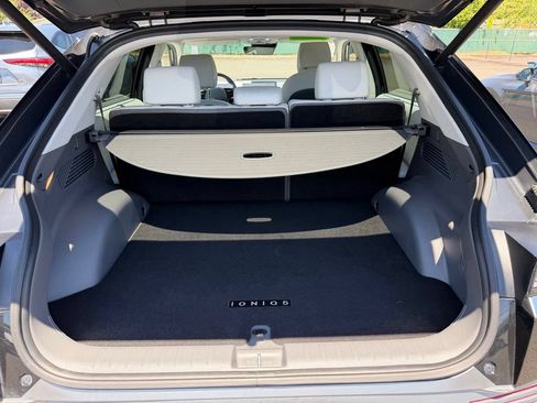 Used 2023 Hyundai Ioniq 5 Limited AWD/4WD image 9