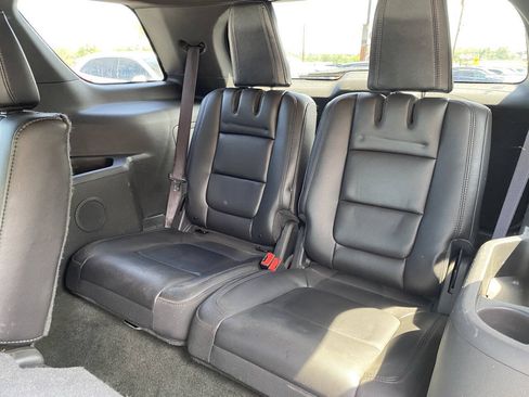 Used 2013 Ford Explorer XLT AWD/4WD image 16