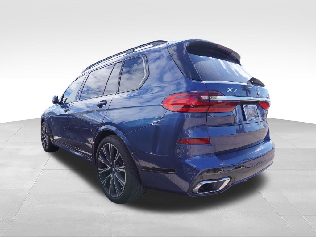 Used 2021 BMW X7 xDrive40i w/ M Sport Package AWD/4WD image 4