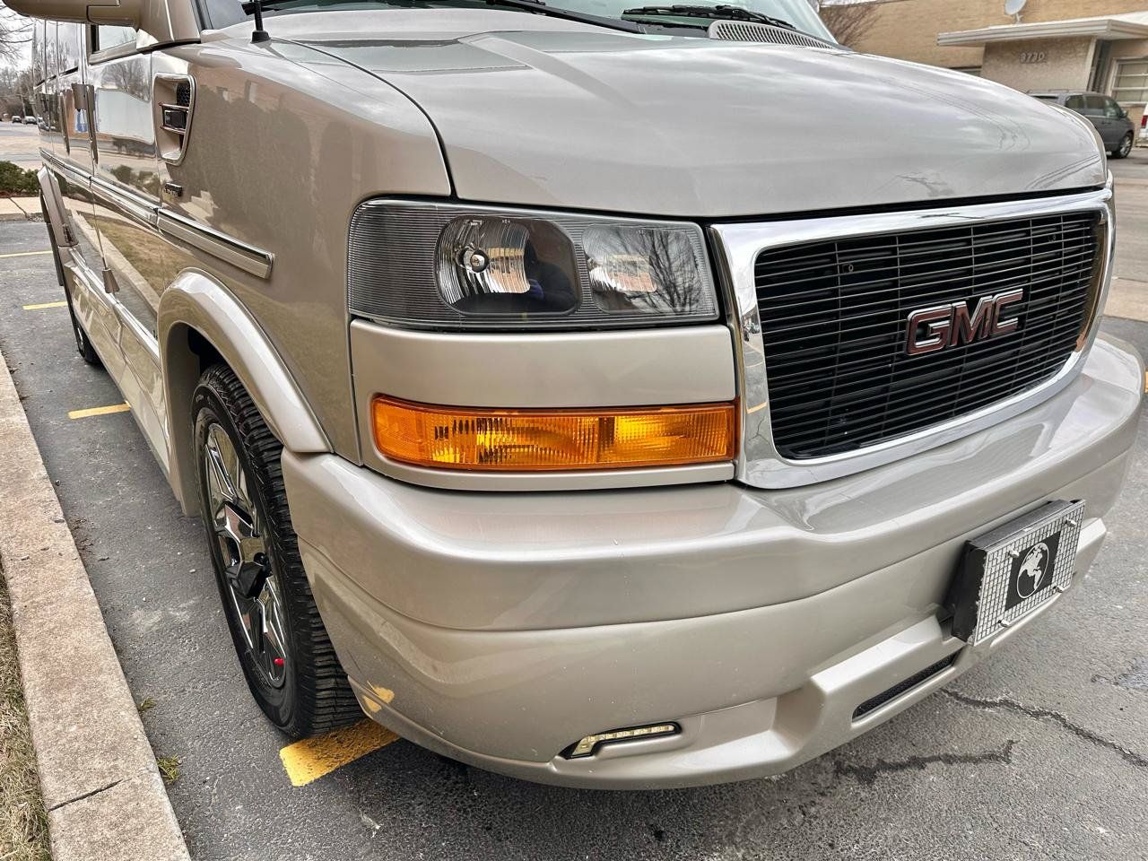 Used 2023 GMC Savana 2500 RWD image 11