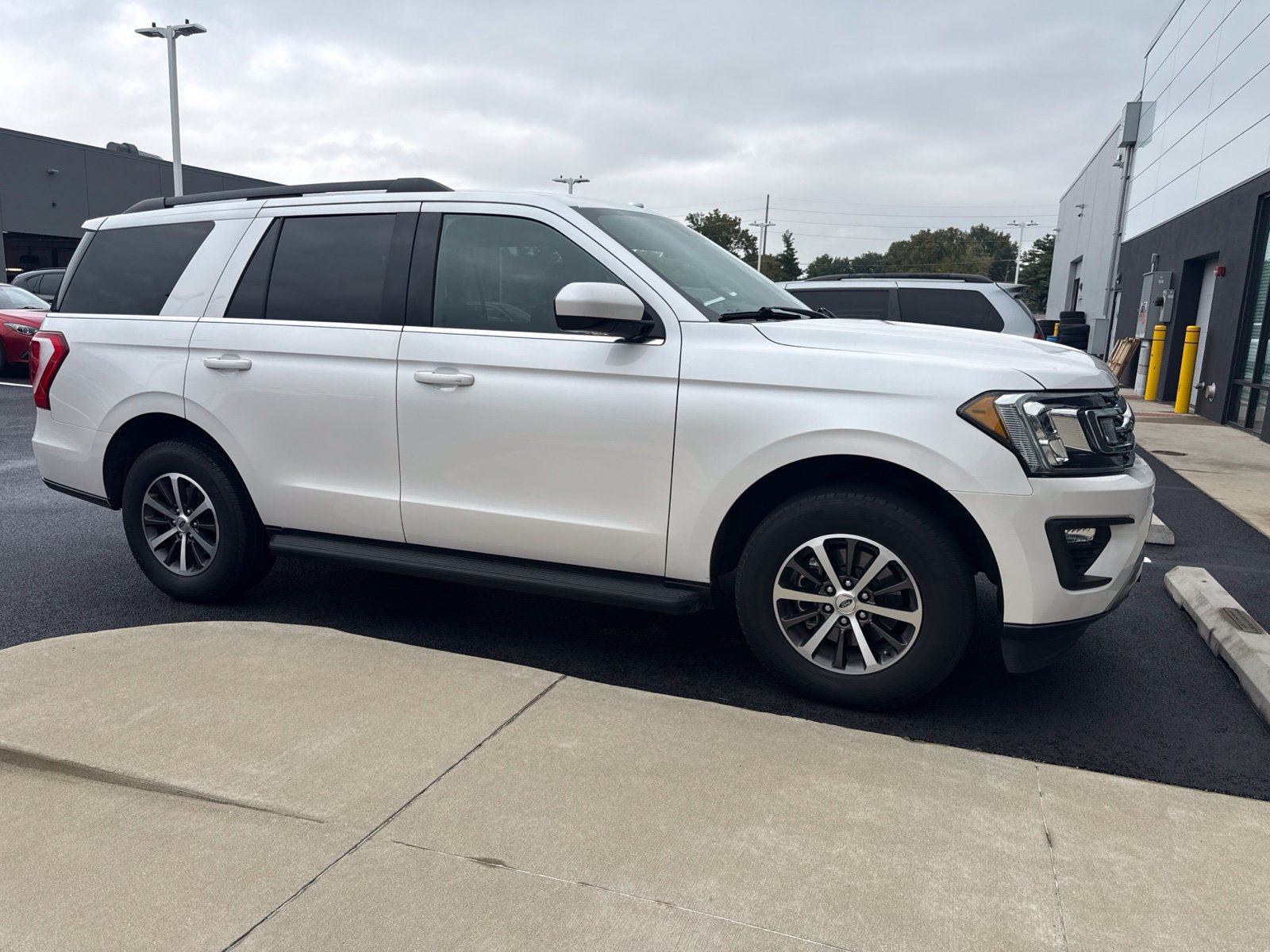 Used 2019 Ford Expedition XLT AWD/4WD image 4