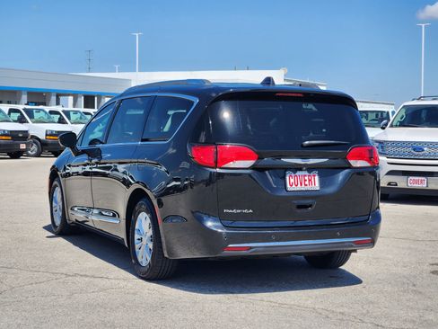 Used 2019 Chrysler Pacifica Touring-L w/ Advanced Safetytec Group FWD image 5