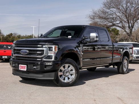 Used 2022 Ford F350 Platinum w/ FX4 Off-Road Package image 2