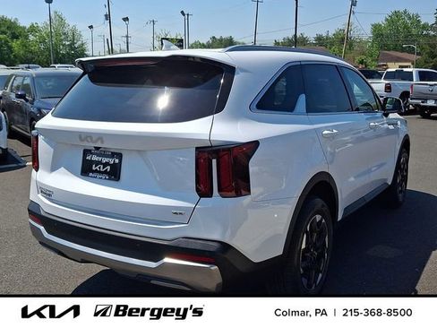Certified 2025 Kia Sorento S AWD/4WD image 5