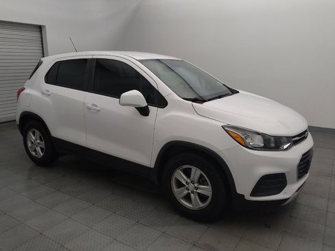 Used 2020 Chevrolet Trax LS w/ Tint and Cruise Package FWD image 11