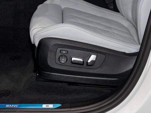 New 2026 BMW X5 xDrive40i image 16