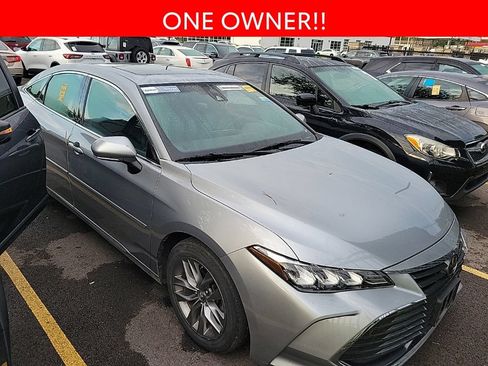 Used 2019 Toyota Avalon XLE w/ Moonroof Package FWD image 3