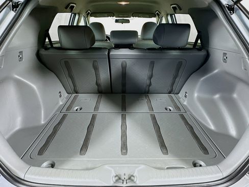 Used 2011 Toyota Matrix image 25