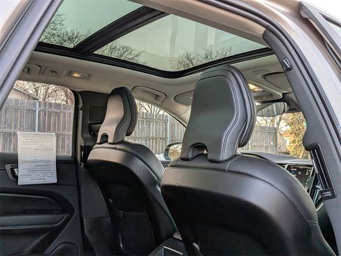 Used 2025 Volvo XC60 B5 Plus image 21