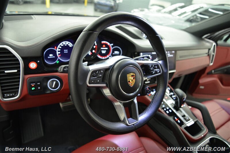Used 2021 Porsche Cayenne S AWD/4WD image 32