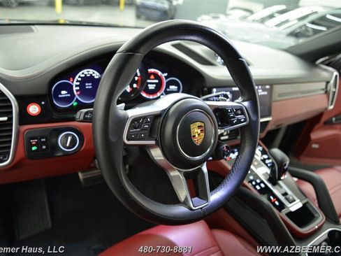 Used 2021 Porsche Cayenne S AWD/4WD image 32