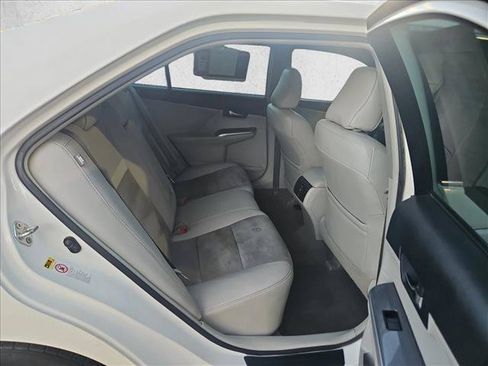 Used 2014 Toyota Camry XLE w/ Leather Package FWD image 21