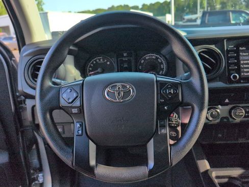 Used 2022 Toyota Tacoma SR AWD/4WD image 29