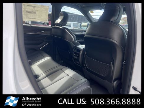 New 2025 Jeep Grand Cherokee Overland w/ Luxury Tech Group IV image 14